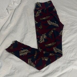 LuLaRoe Burgundy, Navy & Tan Feather Print Leggings